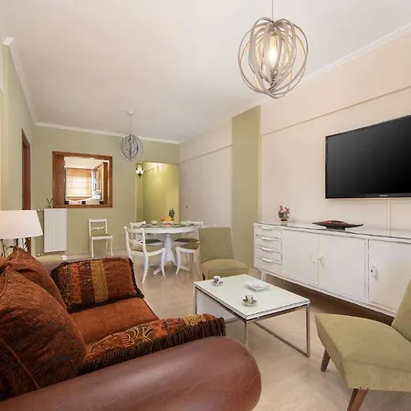Damoros Apartman *